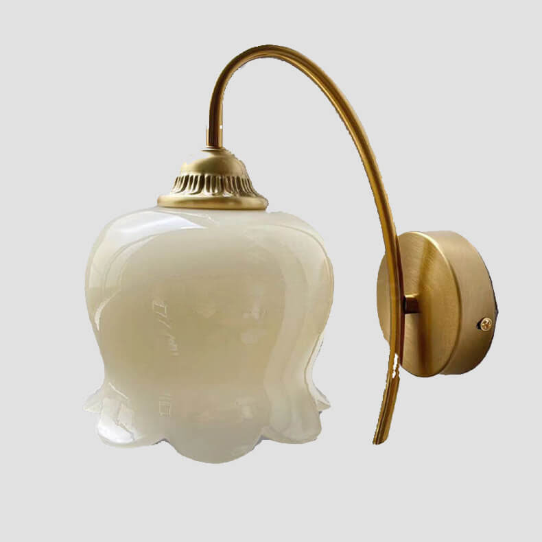 FloraCrest Vintage Wandleuchte | Cremefarbener Blütenschirm | Resin & Metall | Elegantes Wanddesign