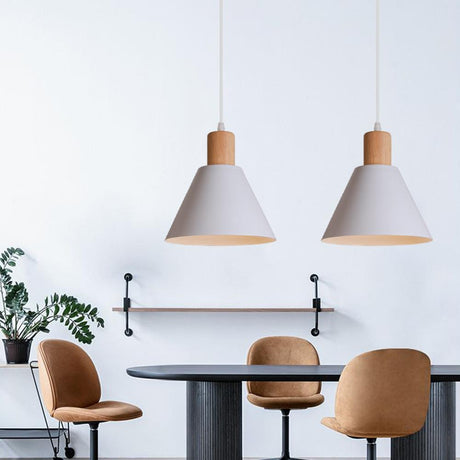 LumiRustic Vintage Hängeleuchte mit Holz-Top | Nordisches Design | Kegelform | Perfekte Beleuchtung