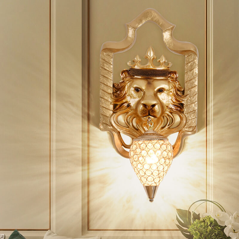 Regalia Luxe Löwenkopf Wandlampe | Vintage Laterne | Harz & Kristall | 1 Licht | Elegantes Design