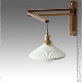 LumiFold Nordic Design Wandlampe | Milchweißes Glas | Holzdesign | Verstellbar | Stilvoll für Zuhause