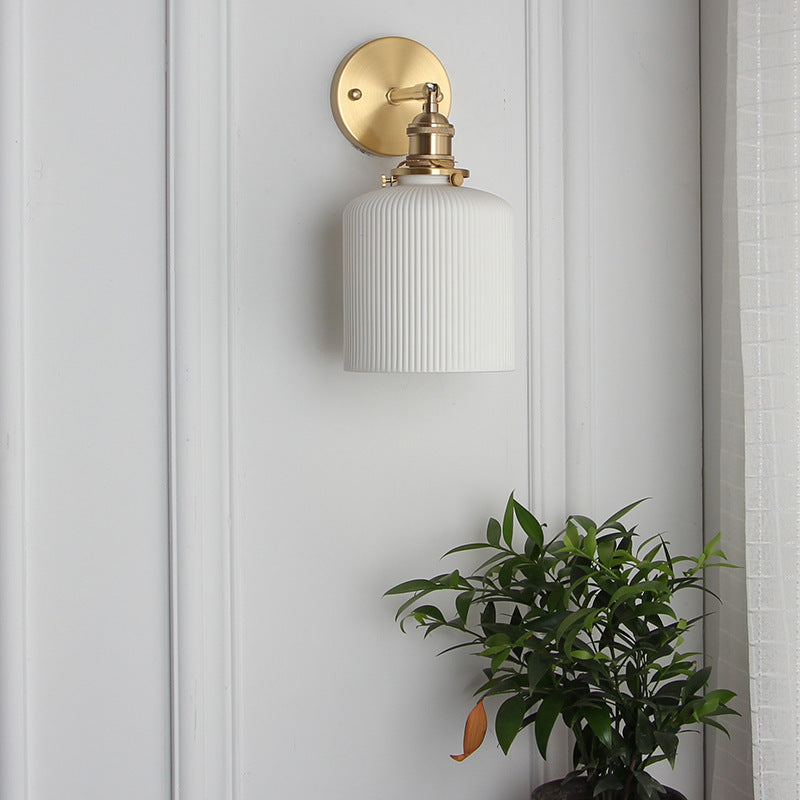 BrassGlow Japanische Retro Wandleuchte | Minimalistisches Design | Zylinder Oval | Messing & Lucite | 1-flammig