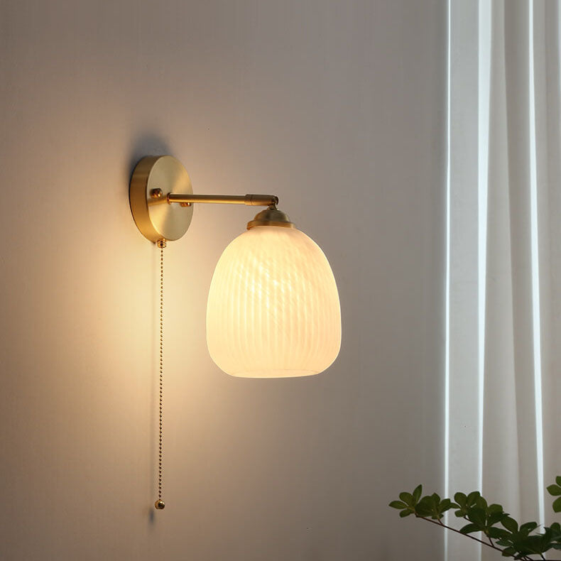 ScandiLume Nordic Wandleuchte mit Zugschalter | Milchglas & Messing Design | Strahlendes Stimmungslicht für Ihr Zuhause