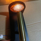 IgnisGlow Industrielle LED Wandlampe | Rotierbar & Verstellbar | Kreative Licht- & Schatteneffekte