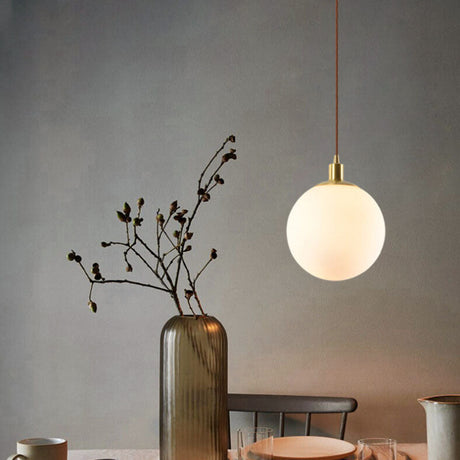 Orbilia Minimalistische Pendelleuchte | Weiße Kugel | Skandinavisches Design | Moderne Beleuchtung für Wohnräume
