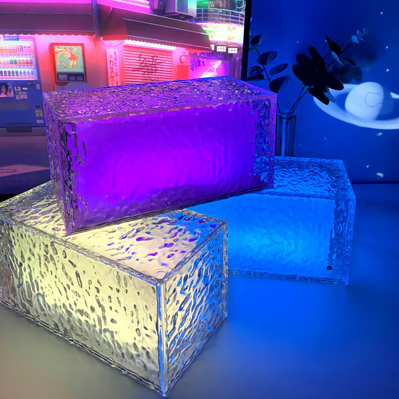 FrostGlow RGB LED Tischlampe | Acryl Eiswürfel Design | Dekoratives Stimmungslicht | Wiederaufladbar