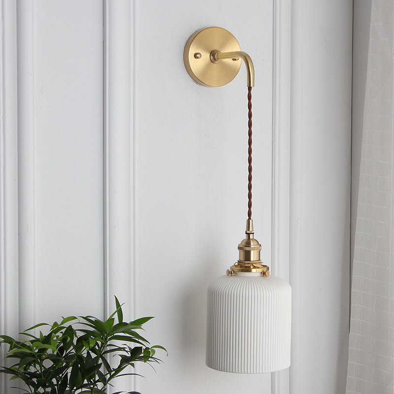 BrassGlow Japanische Retro Wandleuchte | Minimalistisches Design | Zylinder Oval | Messing & Lucite | 1-flammig