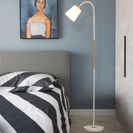 Luminist Stehlampe | Minimalistisches Design aus Eisen | Moderne Stehleuchte für Wohnzimmer & Büro