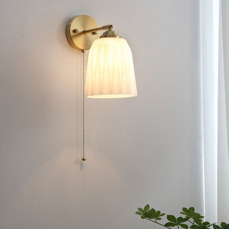 ScandiLume Nordic Wandleuchte mit Zugschalter | Milchglas & Messing Design | Strahlendes Stimmungslicht für Ihr Zuhause
