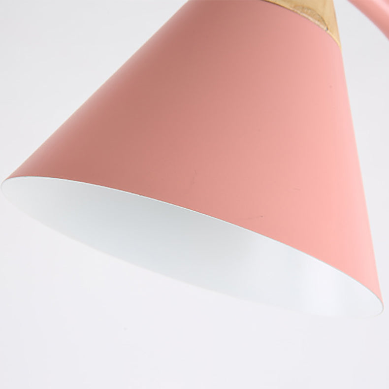 LuxiCone Nordic Macaron Stehlampe | Konischer Lampenschirm | 1 Licht | Kreatives Design | Stehende Bodenleuchte