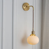 BrassGlow Japanische Retro Wandleuchte | Minimalistisches Design | Zylinder Oval | Messing & Lucite | 1-flammig