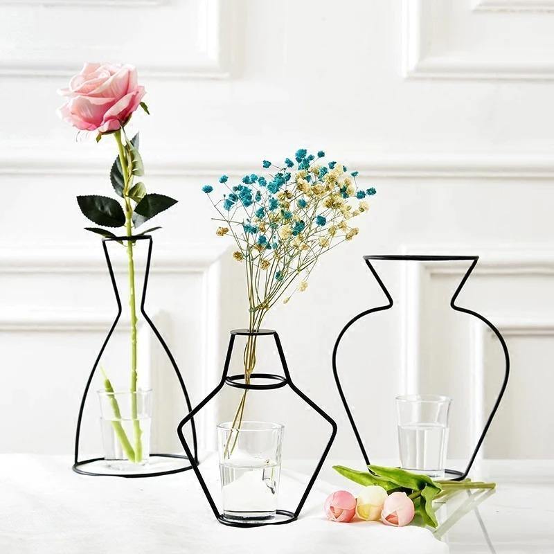 LineElegance Moderner Eisen-Vasenhalter | Minimalistisches Design | Perfekte Dekoration