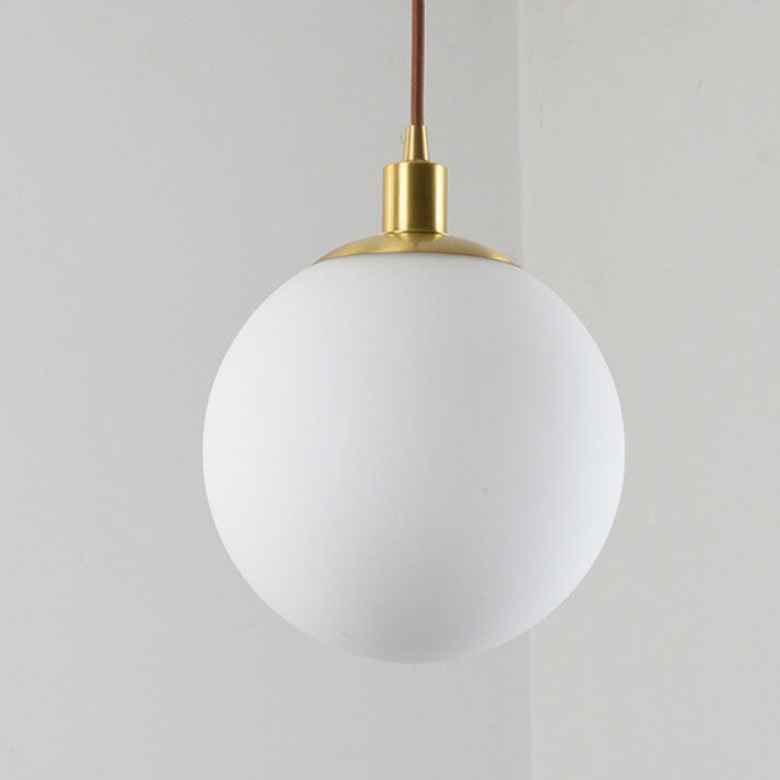 Orbilia Minimalistische Pendelleuchte | Weiße Kugel | Skandinavisches Design | Moderne Beleuchtung für Wohnräume
