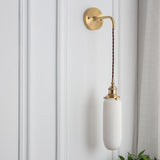 BrassGlow Japanische Retro Wandleuchte | Minimalistisches Design | Zylinder Oval | Messing & Lucite | 1-flammig