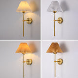 LumiElegance Vintage Wandlampe | Plissee-Stoffschirm | Eleganter Arm | Klassische Beleuchtung