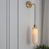 BrassGlow Japanische Retro Wandleuchte | Minimalistisches Design | Zylinder Oval | Messing & Lucite | 1-flammig