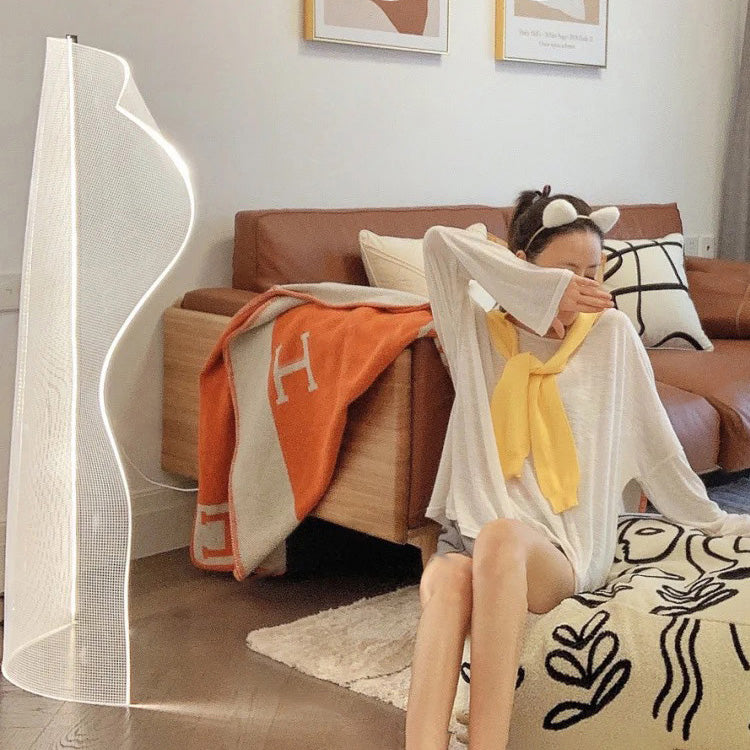LumeCurve Stehlampe im Art-Deco-Stil | Unregelmäßige Form | Aluminium & Acryl | LED-Design für Wohnzimmer