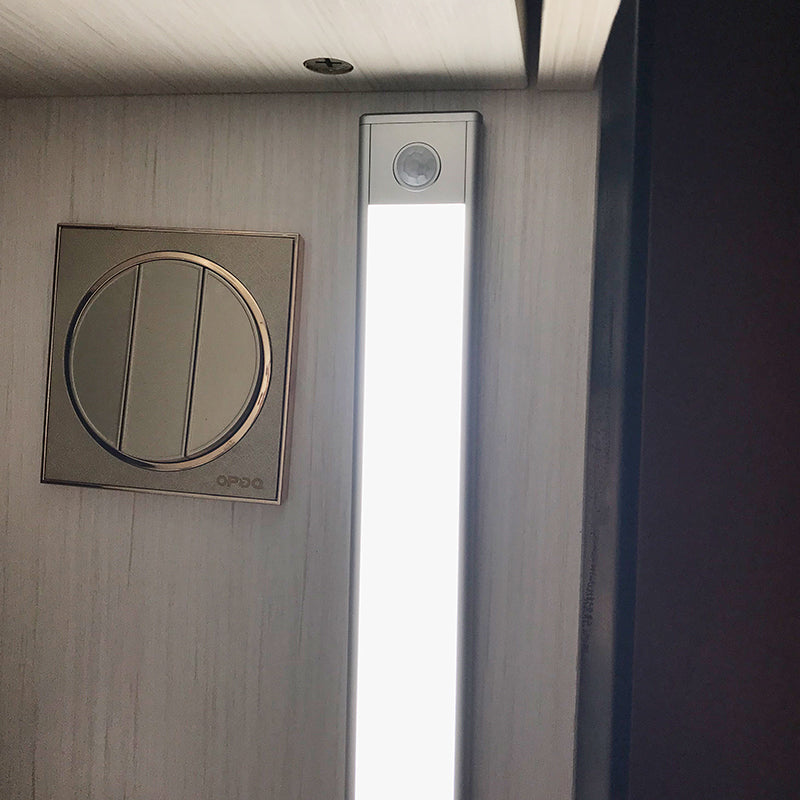 GlowSense LED Bewegungssensor Schrankleuchte | Kabellos | Energieeffizient | Einfache Montage