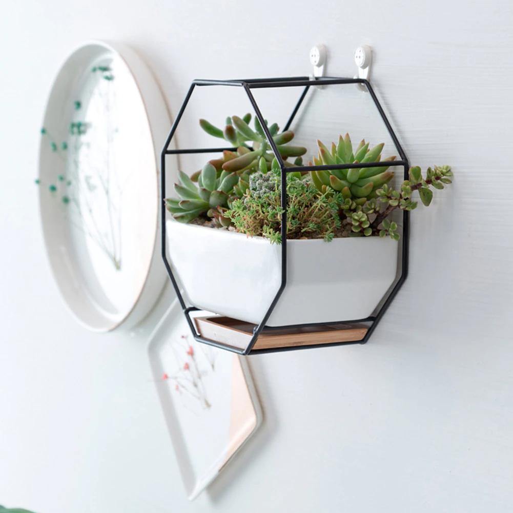 GeoFrame Keramik Wandpflanztopf mit Metallrahmen | Octagon Design