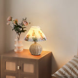 RattaLume Nordic LED Tischlampe | Geflochtenes Rattan & Faltstoffschirm | Stimmungslicht | Deko fürs Schlafzimmer