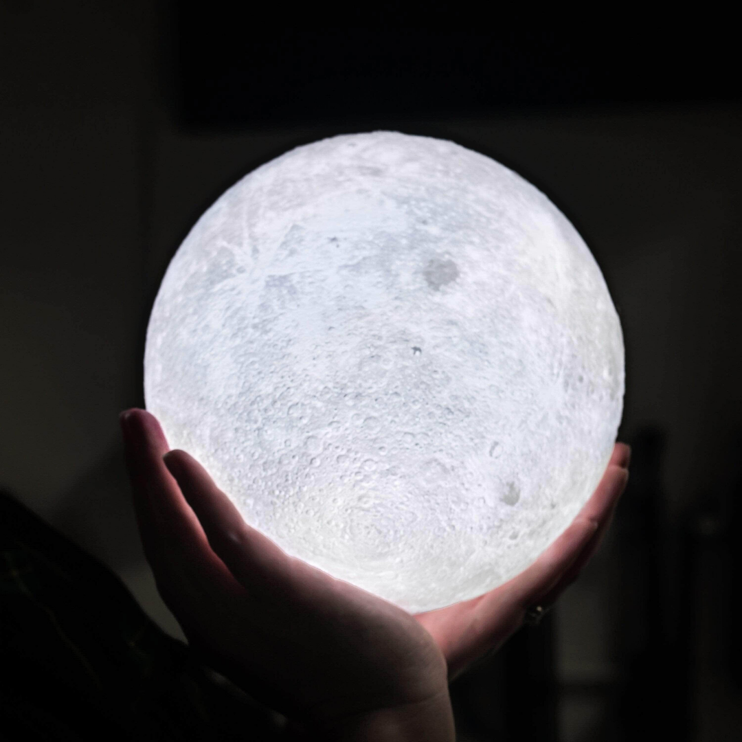 LunaGlow Mondlampe | 3D-gedrucktes LED Stimmungslicht | Kabellos | Dimmbare Nachtlampe | Deko für Zuhause