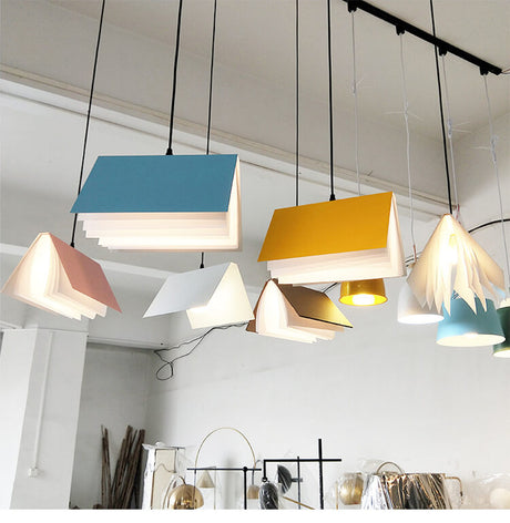FlyLit Buchform Pendelleuchte | 1-Licht | Metall & PVC | Kreatives Design | Beleuchtung für Zuhause