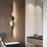 WaveLume LED Wandleuchte | Modernes Aluminium-Design | Welliger Streifen | Für Schlafzimmer & Wohnzimmer