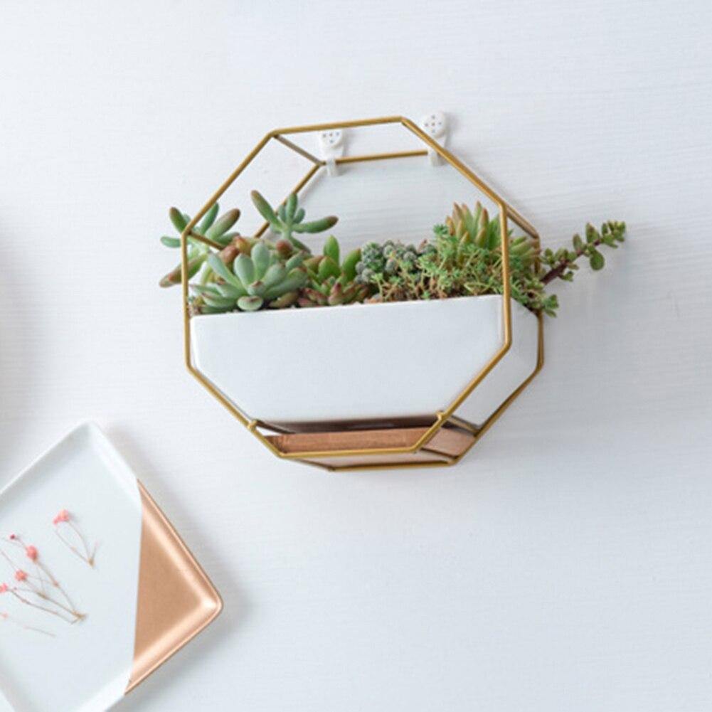 GeoFrame Keramik Wandpflanztopf mit Metallrahmen | Octagon Design