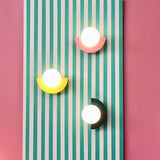 SferaLuxe Moderne Wandlampe | Minimalistisches Kugel-Design | Farbiges Glas | LED-Wandleuchte für Wohnräume