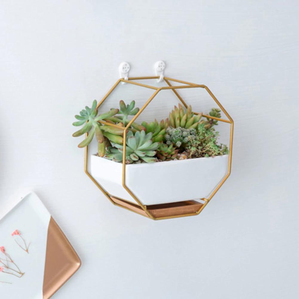 GeoFrame Keramik Wandpflanztopf mit Metallrahmen | Octagon Design