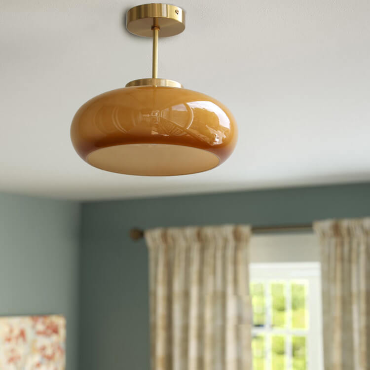 RetroLuxe Messing Deckenleuchte mit Gelbem Glas | Vintage Design | Semi-Flush Mount | Wohnraumbeleuchtung