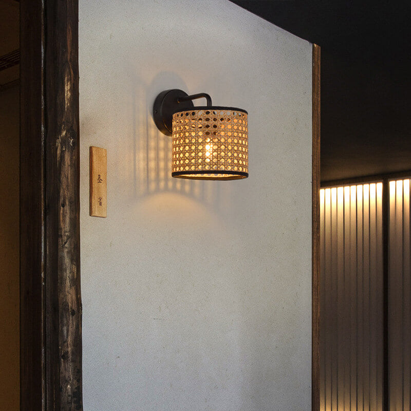 Ravelle Rattan Wandlampe | Modernes Webdesign | Trommelform | Stimmungsvolle Beleuchtung für Zuhause