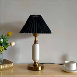 LumoRetro Vintage Design LED Tischlampe | Retro Faltenschirm | Kolonnenbasis | Stimmungslicht | Dekolampe für Zuhause