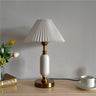 LumoRetro Vintage Design LED Tischlampe | Retro Faltenschirm | Kolonnenbasis | Stimmungslicht | Dekolampe für Zuhause