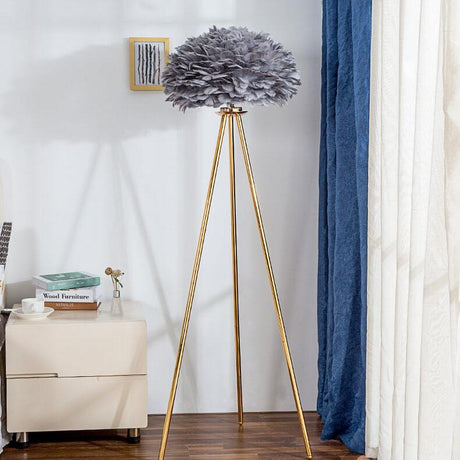 PlumeSphere Stehlampe | Elegantes Federdesign | 1-Licht Globus Stehleuchte | Moderne Beleuchtung für stilvolle Räume