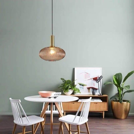 LumiShade Minimalistisches Streifen-Glas Pendelleuchte | Designer-Licht | Elegantes Wohnambiente | Deko-Laterne | 1-Flammig