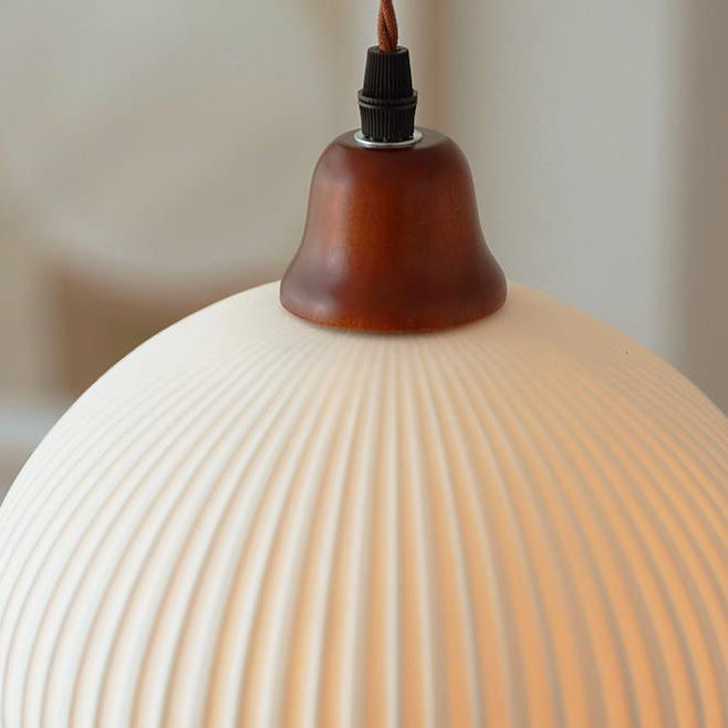 KyotoSphere Japanische Vintage Pendelleuchte | Gefaltete Keramik | Runde Holzkuppel | 1-flammig | Dekoratives Licht