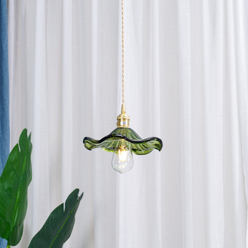 BloomGlow Hibiskus Design Tischlampe | Stilvolle Blumenlampe | Deko-Licht für Zuhause