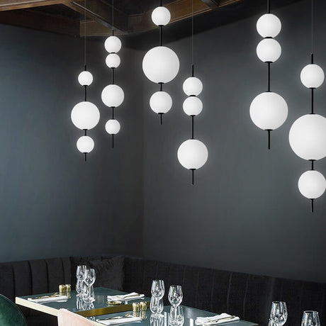 Orbessa LED Pendelleuchte | Zeitloses Kugeldesign aus Glas | Warmweißes Licht | Moderne Beleuchtung