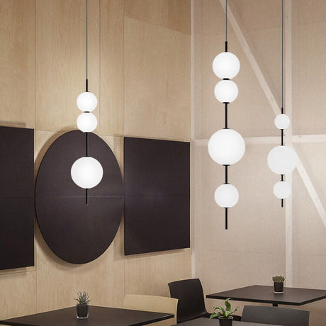 Orbessa LED Pendelleuchte | Zeitloses Kugeldesign aus Glas | Warmweißes Licht | Moderne Beleuchtung