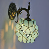 Bloomvielle Europäische Vintage Tiffany Wandleuchte | Blumenförmiges Glas | 1-Licht Design | Elegante Wandbeleuchtung