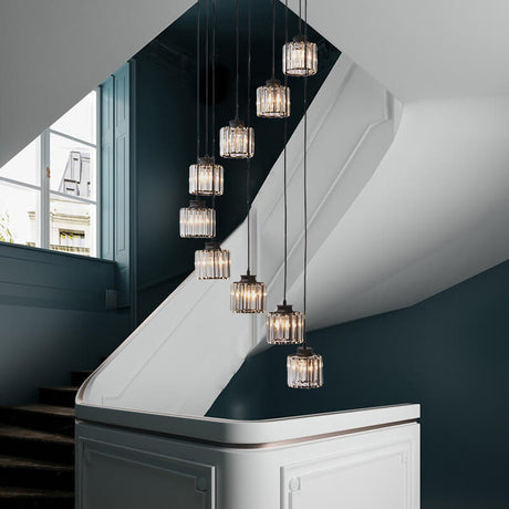 CrystalCove Moderne Treppenleuchte | Prismen-Kristall Kronleuchter | 6- und 9-flammig | Luxus-Design | Schwarz oder Gold