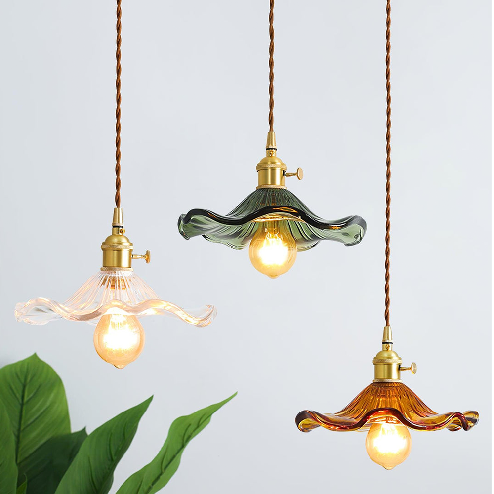 BloomGlow Hibiskus Design Tischlampe | Stilvolle Blumenlampe | Deko-Licht für Zuhause