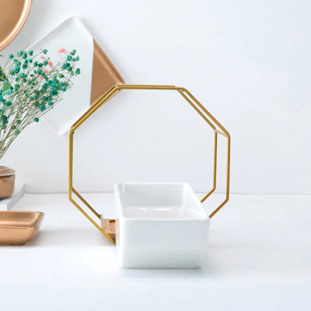 GeoFrame Keramik Wandpflanztopf mit Metallrahmen | Octagon Design