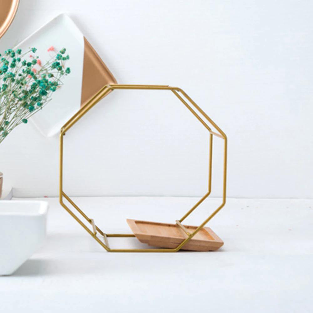 GeoFrame Keramik Wandpflanztopf mit Metallrahmen | Octagon Design