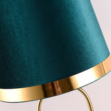 LustreOval Tischlampe | Modernes Luxusdesign | Goldene Ovalbasis & Stoffschirm | 1-Licht Tischleuchte für stilvolle Räume