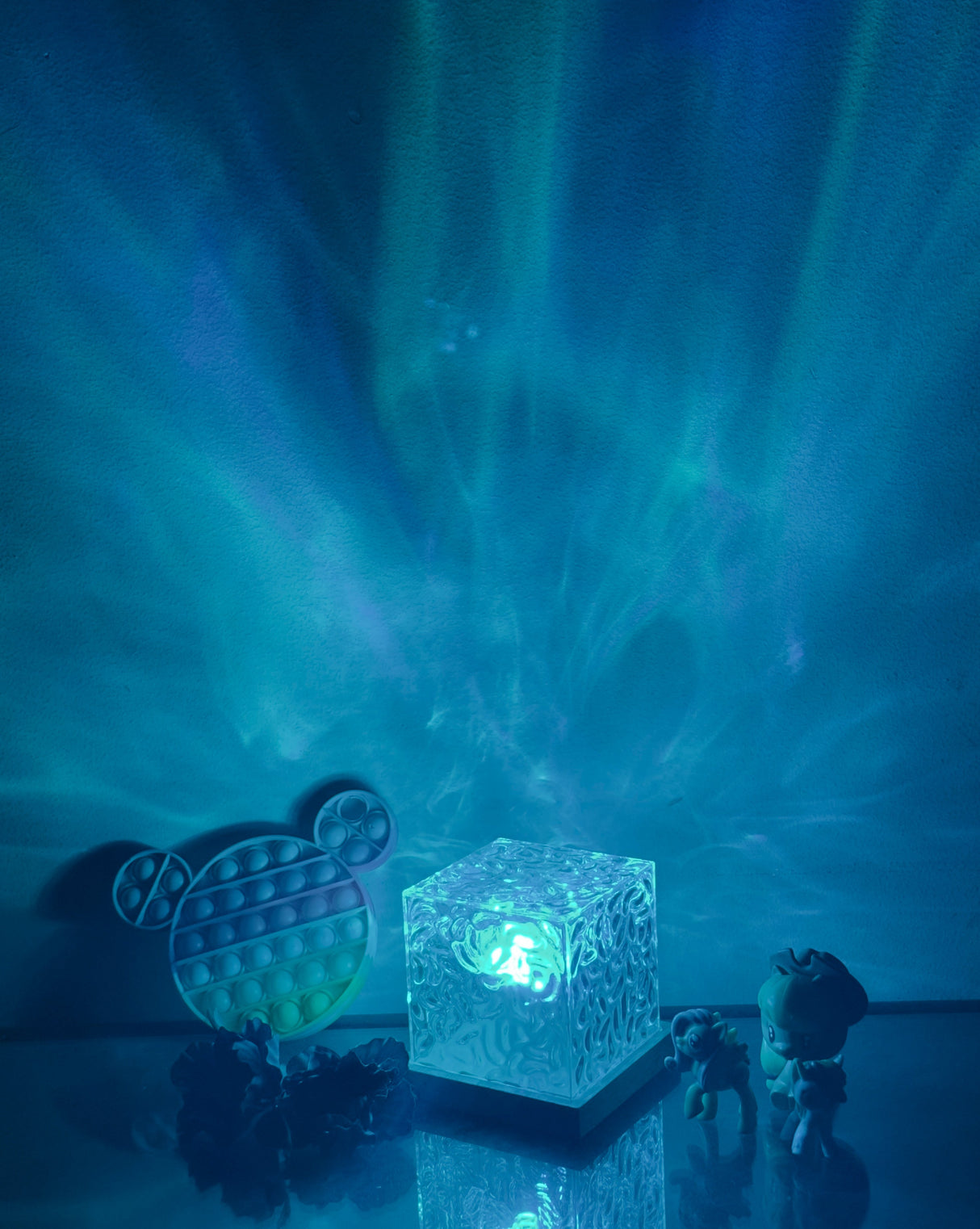 Luxora Qrismora LED Tischlampe | Kabellos | Stimmungslicht | Modernes Design