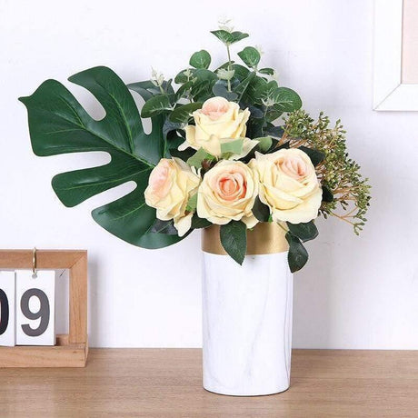 EleganceVase Luxuriöse Design Vase | Zeitloses Dekoelement | Perfekt für Blumen & Trockenarrangements