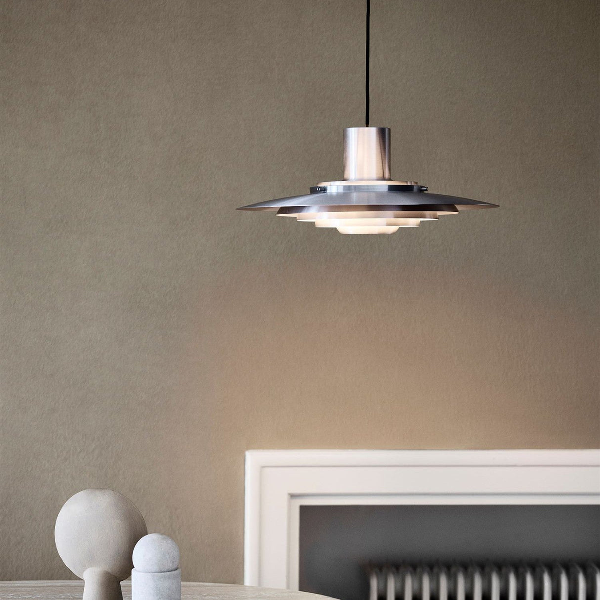Nordura Aluminium Pendelleuchte | Moderne Hängelampe im nordischen Design | Verstellbare Höhenoptionen | Elegante Wohnbeleuchtung
