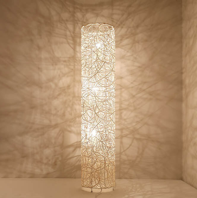 Ravara Column Minimalistische Rattan Stehlampe | Handgefertigtes Design | 3-Licht-LED-System | Natürliche Beleuchtung