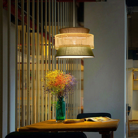 RyukuGlow Rattan Hängeleuchte | Japanisches Trommeldesign | Natürliche Eleganz | Ideal für Esszimmer & Wohnzimmer